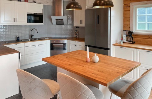 Dalarna Maison | Belle maison à Mora avec sauna