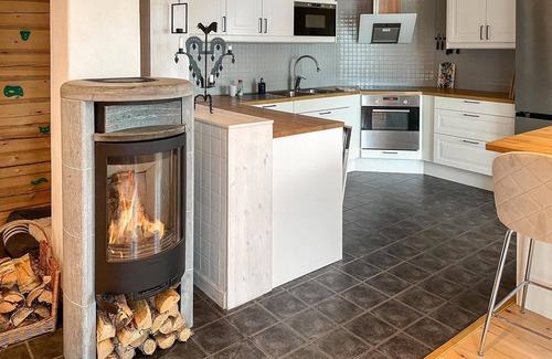 Dalarna Maison | Belle maison à Mora avec sauna