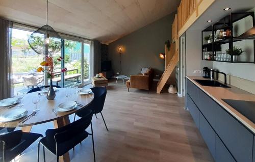 Oostwoud Maison | Lovely Home In Oostwoud With Wifi
