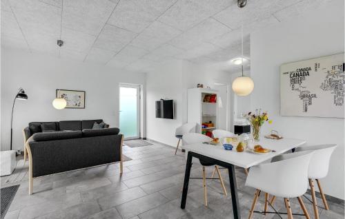 Ringkobing Maison | Lovely Home In Ringkøbing With Kitchen