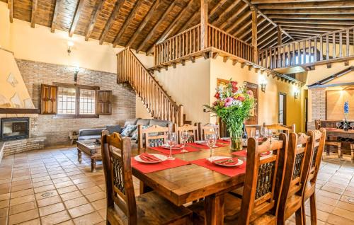 Salar Maison | Lovely Home In Salar With Kitchen