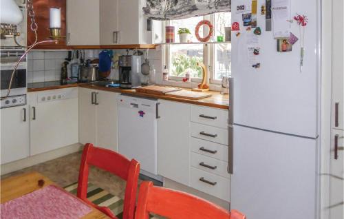 Spanga - Tensta Maison | Lovely Home In Spånga With Kitchen