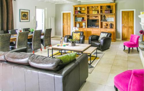 Saint-Aubin-de-Cadelech Maison | Lovely Home In St Aubin De Cadelech