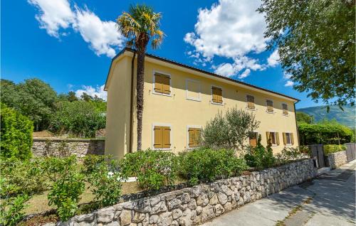 Susnjevica Maison | Lovely Home In Susnjevica With Kitchen