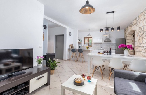 Rezanci Maison | Belle maison à Svetvincenat avec WiFi