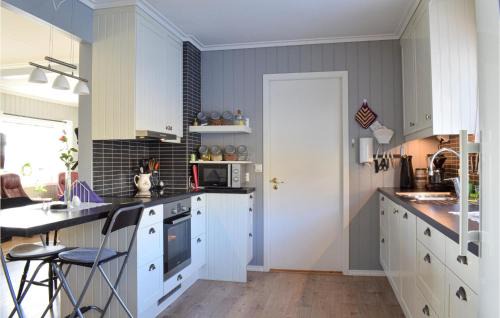 Kvinnherad Maison | Lovely Home In Utåker With Wifi