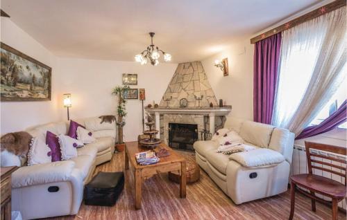 Puigventos Maison | Lovely Home In Vidreres With Kitchen