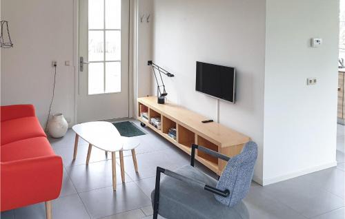 Wijdenes Maison | Lovely Home In Wijdenes With Wifi