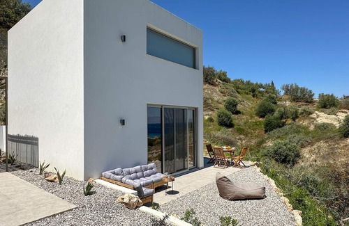 Evrostina Maison | Lovely home in Xylokastro with WiFi