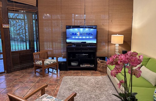Curubande Maison | Lovely home plenty of space, great for celebrations, parties, pet friendly.
