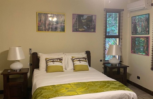 Curubande Maison | Lovely home plenty of space, great for celebrations, parties, pet friendly.