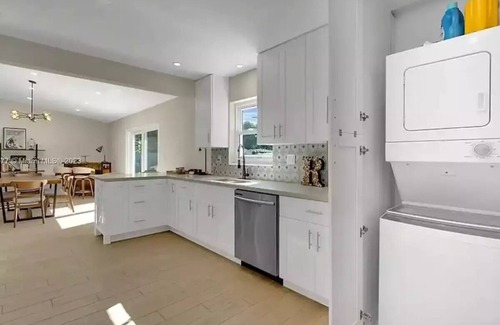 Boca Raton Maison | Lovely home with heated Pool a mile from the beach