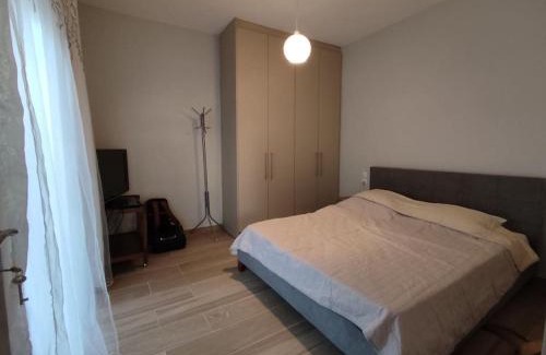 Ano Lechonia Appartement | Lovely House by the Sea with Garden and BBQ (A)