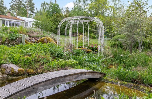 Tranas Maison | Lovely house in Tranås with a wonderful location by the lake Loren | SE10012