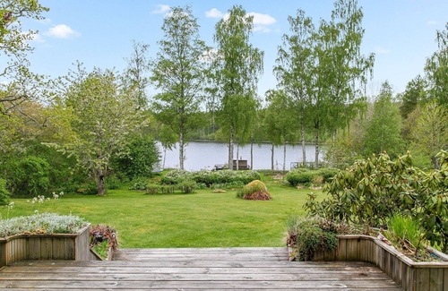 Tranas Maison | Lovely house in Tranås with a wonderful location by the lake Loren | SE10012