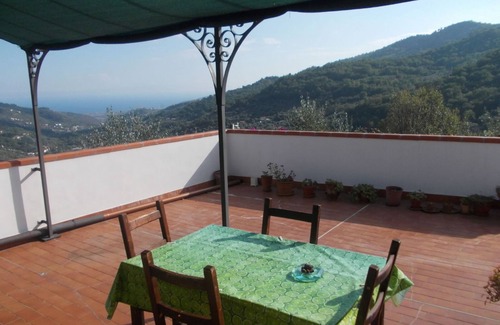 Diano Arentino Maison | Lovely house with sea view, parking and garden for peaceful naps.