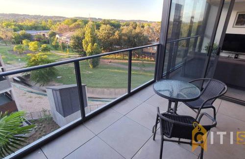 Lyneham Appartement | Lovely in Lyneham - 1bd 1bth Apt