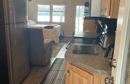 Laconia Appartement | Lovely Lakefront Studio Condo