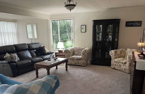 Pakaraka Maison | Lovely Large Family Home on 3 1/2 Acres Down a Private Lane. Plenty of Parking
