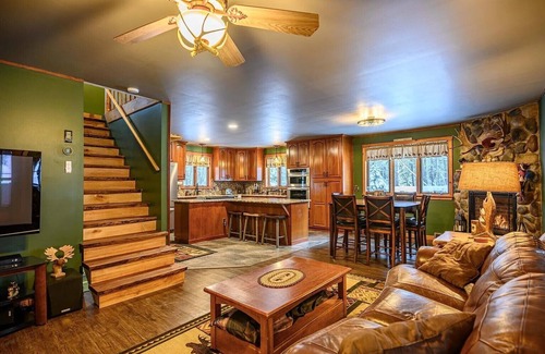 Big Moose Cabine | Big Moose Lodge in Eagle Bay, near Old Forge