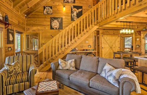 Hidden Lake Maison | Lovely Log Cabin and Bunkhouse with Views and Yard!