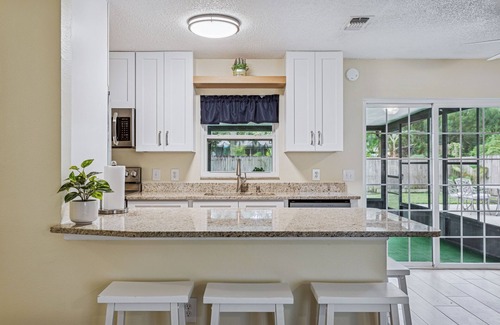 Lutz Maison | Lovely Lutz Living