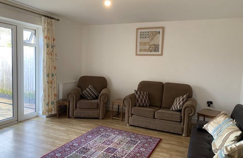 Sidcot Maison | Lovely modern house in area of outstanding natural beauty. 16mins from airport.