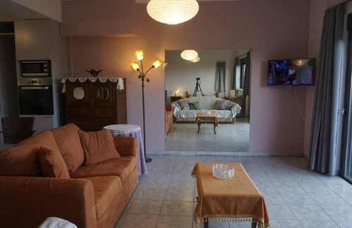 Patras Appartement | Lovely Modern Studio in Romanos Patras, Greece