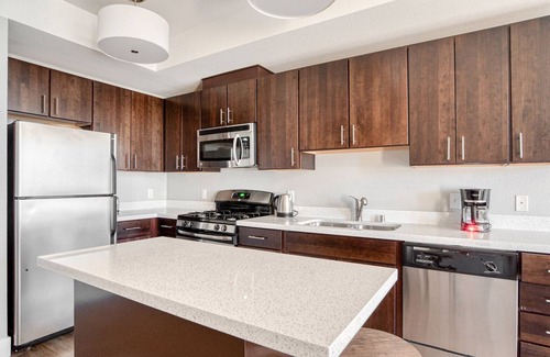 Mountain View Appartement | Lovely Mountain View 1BR w/ Pool & Gym, walk to Caltrain, by Blueground