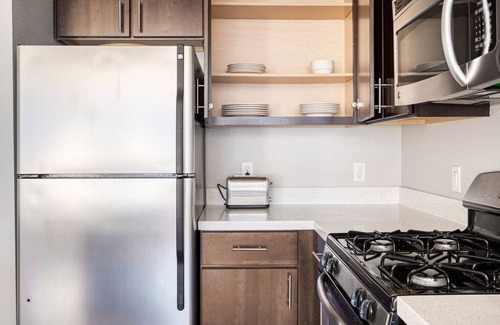 Mountain View Appartement | Lovely Mountain View 1BR w/ Pool & Gym, walk to Caltrain, by Blueground