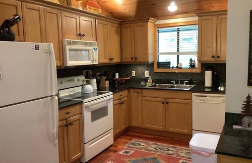 Sapphire Villa | 20% off Nov/Dec - Lovely Mountain Villa-Close to Amenities-Walk to Fairfield Lk