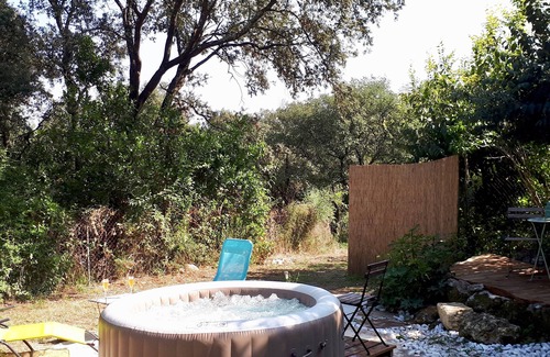 Junas Maison | Joli loft en pleine nature avec jacuzzi privatif