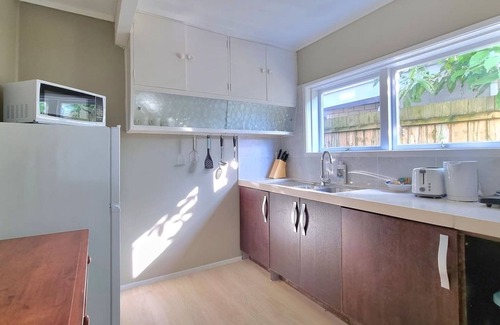 Hillsborough Appartement | Lovely 2 - Bedroom Unit with Free Parking