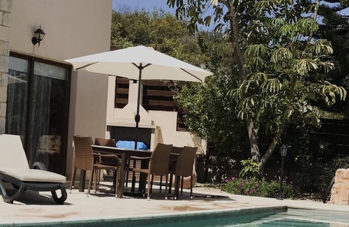 Pegeia Villa | Lovely Peyia Villa. Wifi, Private Pool, full TV package. Village / beach nearby