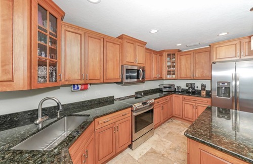 Sarasota Maison | Lovely ❤ Pool - Walk to Siesta Key, No Car Needed