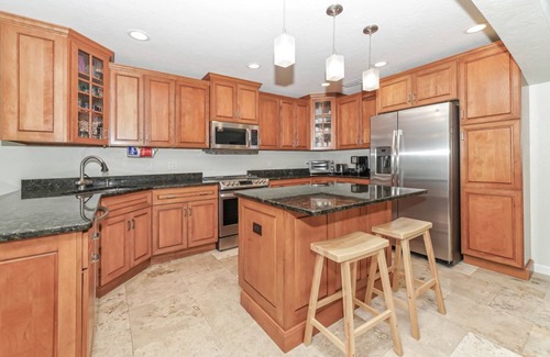 Sarasota Maison | Lovely ❤ Pool - Walk to Siesta Key, No Car Needed