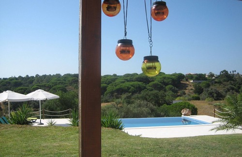 Porches Villa | Superbe villa proche de belles plages. Piscine à débordement!