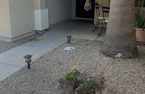 El Mirage Maison | LOVELY PRIVATE ROOMS PRIVATE BATHS IN A HOUSE