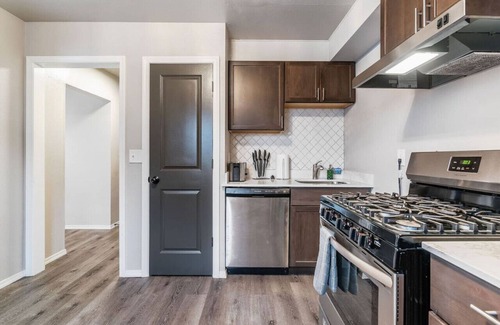 Hilltop Appartement | Lovely Private Studio Freshly Renovated Downtown 7