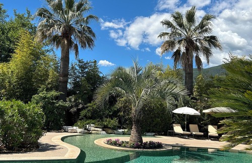 Carros Villa | Charmante villa grand confort avec jardin paysagé privé, piscine et spa