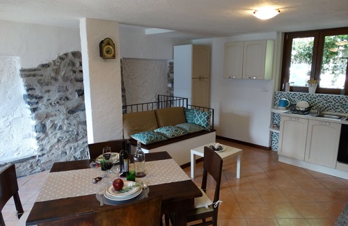Mezzegra Maison | Belle grange rénovée, vue imprenable sur le lac, oliveraie,tranquillité d'esprit