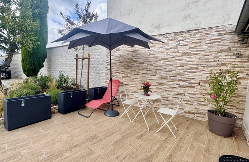 Roissy-en-France Appartement | Lovely self-contained studio in Roissy-en-France/Aeroport CDG with airport terrace