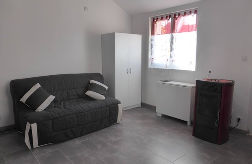 Guilvinec Appartement | Lovely self-contained studio with terrace and private garden 10 minutes from the fishing port