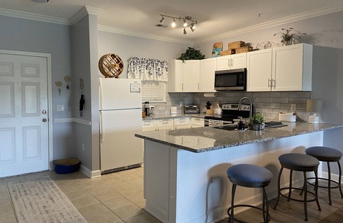 Conway Copropriété | Lovely/Serene/Water View1st floor 2B/2BA Condo,10M-Beach.