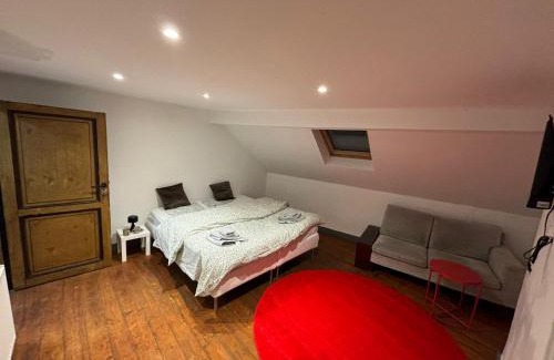 Ghent City Centre Appartement | Lovely Shared 5BR Apt with View at Vibrant Ghent, Breezy Balcony