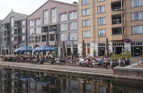 Transvaalbuurt Appartement | Bel appartement spacieux rénové dans une villa du 19ème siècle, avec vue sur le canal