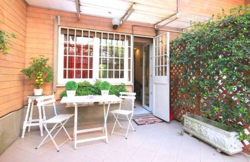 Gianicolense Appartement | ❤Lovely Studio Près de Trastevere Jacuzzi, WiFi, Aircon, patio Cuisine entièrement équipée
