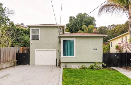 Oakland Appartement | Lovely studio queen In Oakland Zoo Area