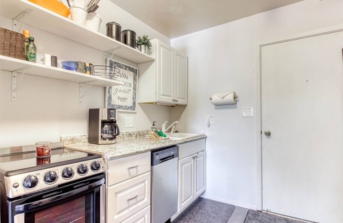 Elkhorn Village Appartement | Charmant studio avec piscine commune, bain à remous, tennis - accès facile par ascenseur