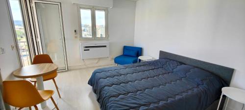 Frejus Plage Appartement | Lovely studio with balcony - near the beach